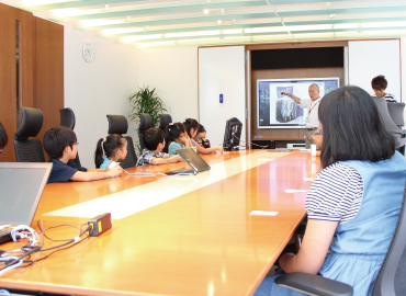 アシスト「子ども参観日」：説明会の様子