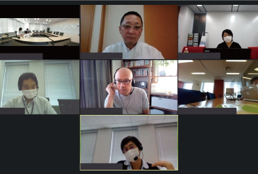 オンラインインタビュー