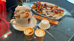 バリスタDAY画像1-美味しそうなお菓子いっぱいあるやん!