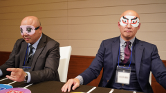 西日本支社大忘年会画像3-どちらさん？