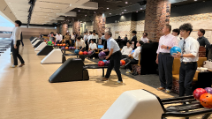 ボーリング大会画像1-一球入魂!