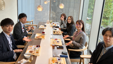 札幌営業所ランチ会画像2-お店で豪華なランチ!
