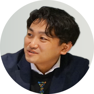 川田 氏